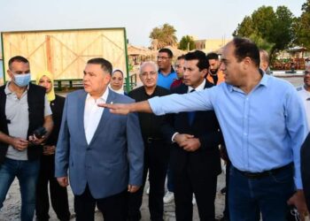 وزير الشباب ومحافظ البحر الأحمر يتفقدان أعمال التطوير بالغردقة