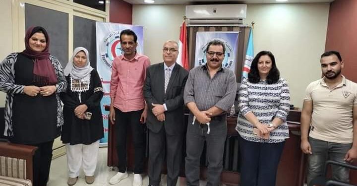 الفرق المتنقلة بالفيوم تواصل تطعيم أعضاء نقابة الصيادلة بلقاح كورونا