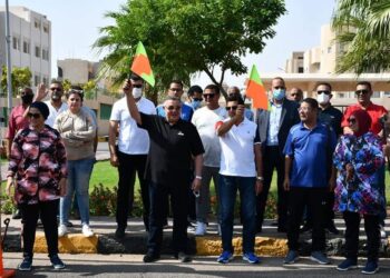 وزير الرياضة ومحافظ البحر الأحمر يطلقان شارة بدء ماراثون الجري والدراجات بالغردقة