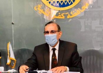 محافظ كفر الشيخ يشهد تسليم 17 عقد تقنين أراضي أملاك الدولة للمستفيدين من المواطنين.