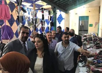 مستقبل وطن بديروط يفتتح معرض مستلزمات المدارس بأسعار مخفضة