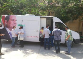 إنتشار الفرق المتنقلة بمحافظة الغربية لتطعيم المواطنين بلقاح كورونا.