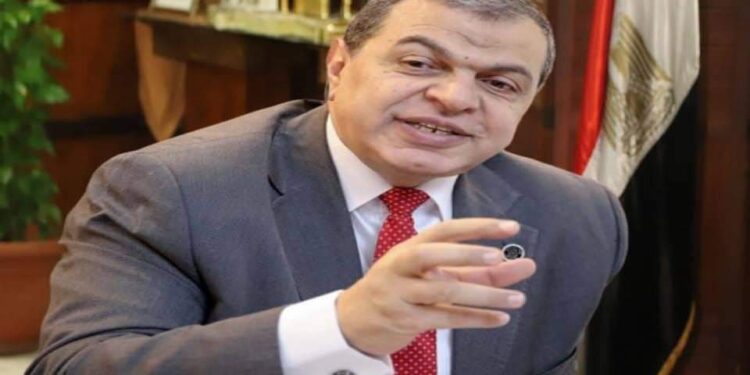 القوي العاملة : التفتيش على 704 منشآت وتعيين 633 شاباً منهم 5 من ذوى القدرات بسوهاج.