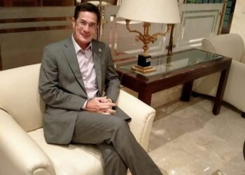 آسف لست صديقى ولا صاحبى!!!