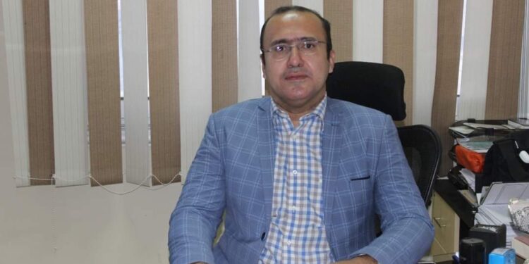 وليد الدالى يحذر من مضاعفات إهمال علاج دوالي الساقين.