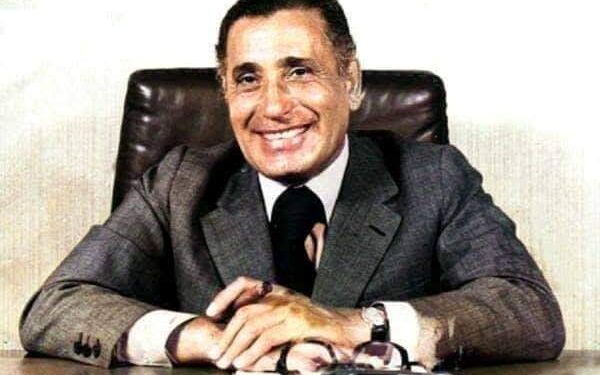 عملاق وأستاذ الصحافة المصرية والعربية الراحل الجورنالجي “محمد حسنين هيكل”.