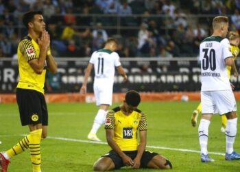مونشنغلادباخ يهزم دورتموند بهدف في الدوري الألماني.