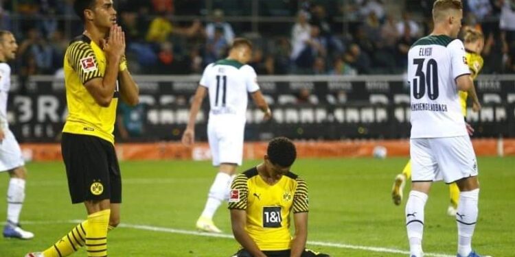 مونشنغلادباخ يهزم دورتموند بهدف في الدوري الألماني.