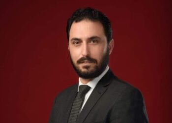 أحمد عاشور: كورونا ستفصل الدولار الأمريكي عن الاقتصاد العالمي.