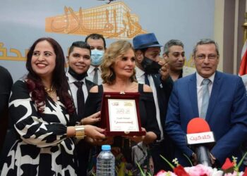 الندوة الشهرية لمجلة الكواكب ومؤسسة دار الهلال تكرم الفنانة يسرا.