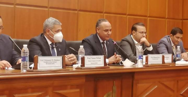 رئيسا أكاديمية البحث العلمي والمركز القومى للبحوث يفتتحا مركز ابتكارات النسيج