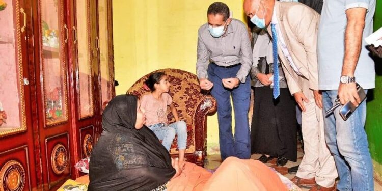 محافظ الغربية يزور الطفلة هنا رضا ” أجدع طفلة في مصر” ويوجه برعاية والديها.