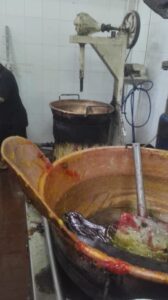 وكيل وزارة التموين بالغربية يضبط 2000كيلو حلوة المولد غير صالحة للاستهلاك الادمى بمركز قطور