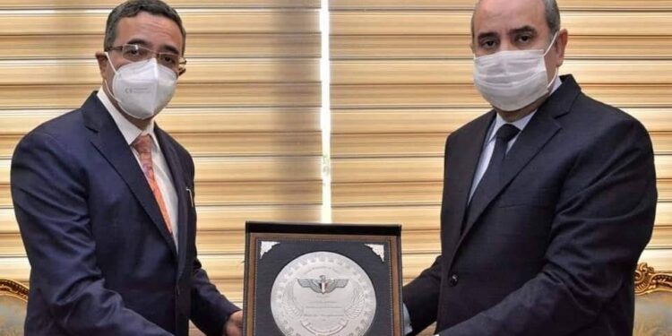 وزير الطيران يستقبل السفير الهندي لبحث أوجه التعاون بين البلدين