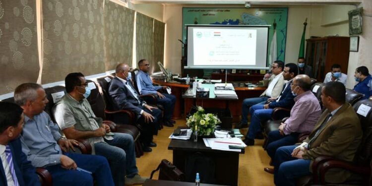 محافظ الفيوم ونائب وزير الإسكان يتفقدان الأعمال الإنشائية لتطوير محطة مياه قحافة