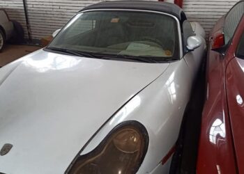 تفاصيل جلسة مزاد للسيارات المخزنة بساحة جمارك مطار القاهرة