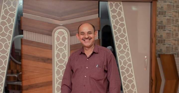 رسالة إلى كل من يمسك القلم ويكتب ..