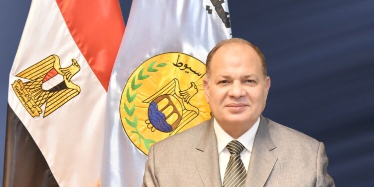 محافظ أسيوط