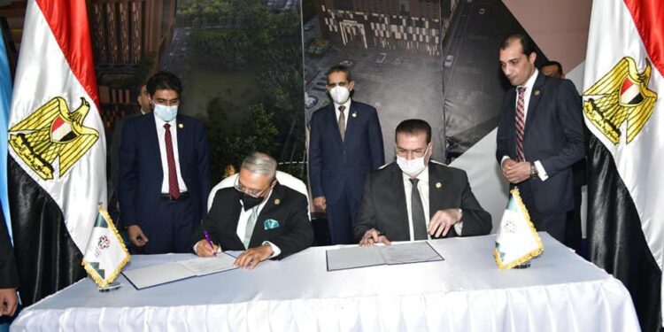 محافظ الغربية ورئيس جامعة