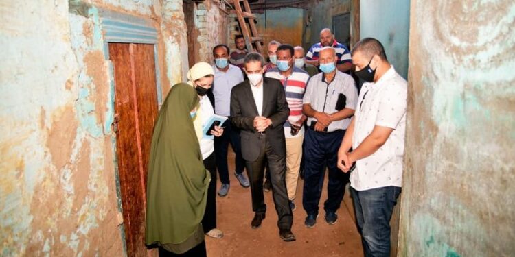 محافظ الغربية يتابع