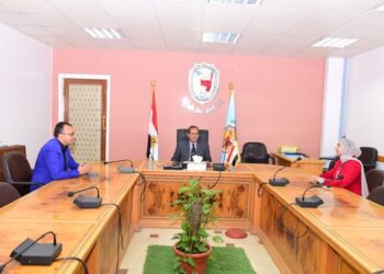 جامعة سوهاج تبحث آليات