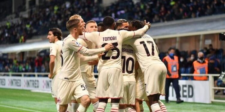 ميلان يهزم أتلانتا بثلاثية في الدوري الإيطالي.