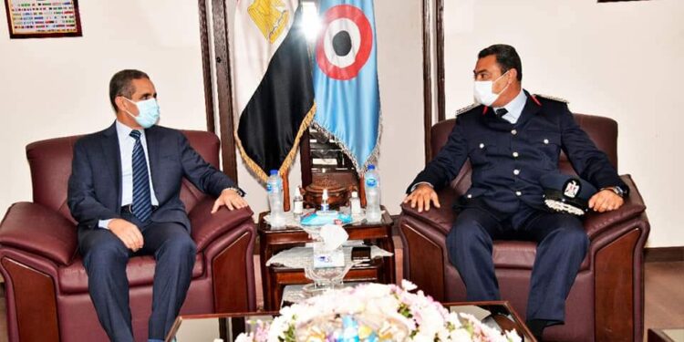 محافظ الغربية يضع إكليل من الزهور على النصب التذكاري بمناسبة نصر أكتوبر المجيد.