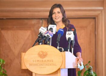 “السفيرة نبيلة مكرم” ثقة المواطن في القيادة السياسية  أهم أسباب زيادة تحويلات المصريين بالخارج 