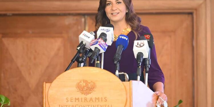 “السفيرة نبيلة مكرم” ثقة المواطن في القيادة السياسية أهم أسباب زيادة تحويلات المصريين بالخارج