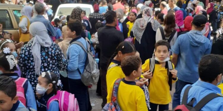 أزمة مدرسة عمر مكرم بالإسكندرية.