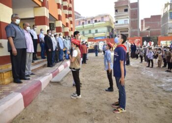 محافظ الغربية يشهد طابور الصباح بمدرسة الحسيني محمد عجاج بزفتى بعد تطويرها ضمن مبادرة ” حياة كريمة”.