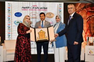وزير الرياضة يشهد افتتاح مؤتمر رائدات القمة.