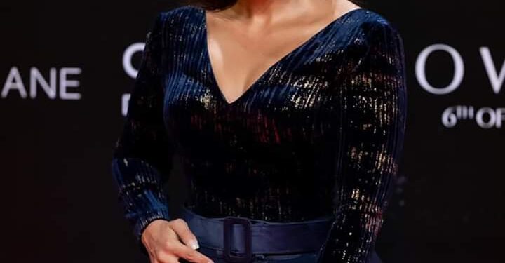 سارة الطباخ تظهر باناقة كلاسيكية في افتتاح الجونة