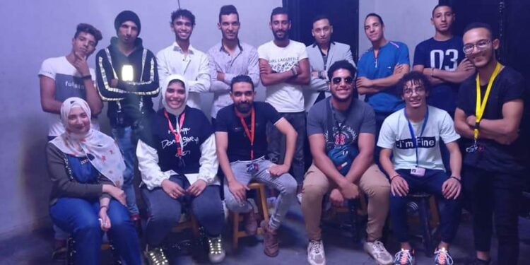 فرقة مسرح زمان في عرض جديد بعنوان الطمع قل ما جمع.