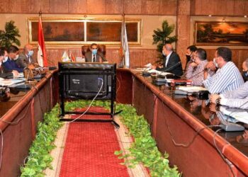 محافظ الغربية يناقش مشروعات الصحة في المبادرة الرئاسية حياه كريمة بزفتى.