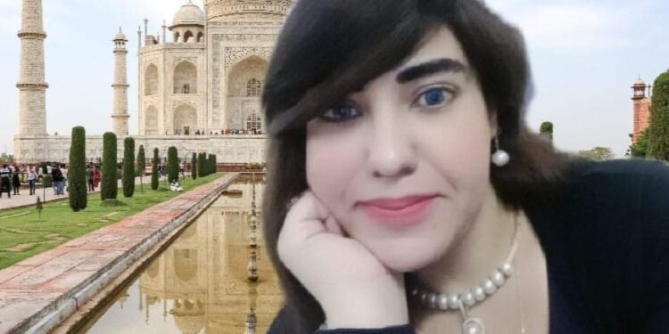 قصيدة بعنوان: (أُمهِلُكَ لحظة فِى القرارِ كى تعُود)