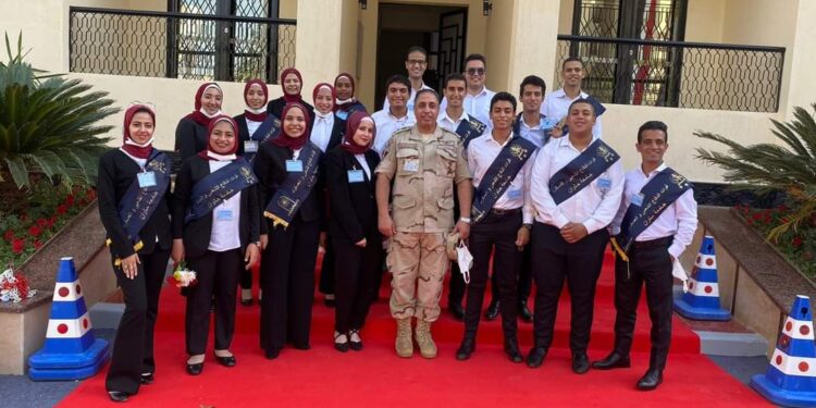 طلاب جامعة حلوان يعربون عن بالغ سعادتهم وفخرهم ببلدهم الغالية مصر