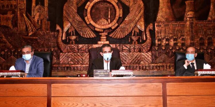 اجتماع موسع لمحافظ الغربية مع رؤساء المراكز والمدن والأحياء.