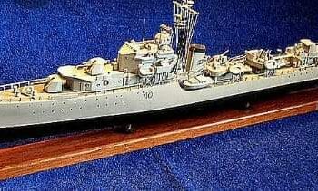 محافظ الغربية يهنئ القوات البحرية بمناسبة عيدهم الـ 54.