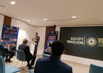 وزير التعليم العالي يستعرض تقريرًا حول فاعلية وفد مصر المشارك بمعرض إكسبو دبي 2020.