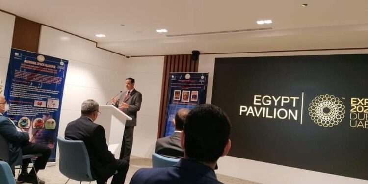 وزير التعليم العالي يستعرض تقريرًا حول فاعلية وفد مصر المشارك بمعرض إكسبو دبي 2020.