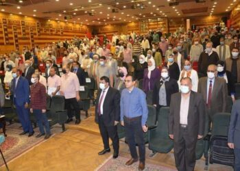 محافظ المنيا في حوار مجتمعي مع المواطنين حول تطوير الصعيد