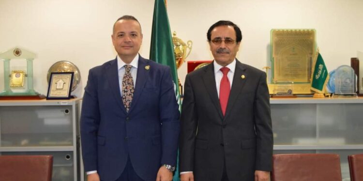 الأمين العام للبرلمان العربي يلتقي المدير العام للمنظمة العربية للتنمية الإدارية.