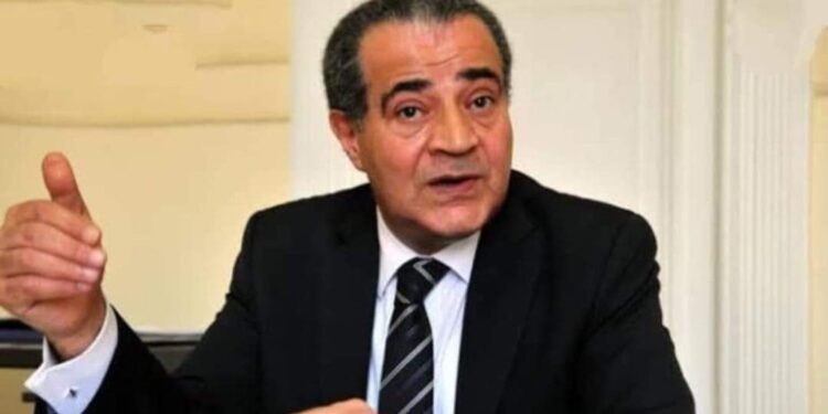 وكيل وزارة التموين بالغربية يتصدى لاصحاب محلات الجزارة والغش التجاري.