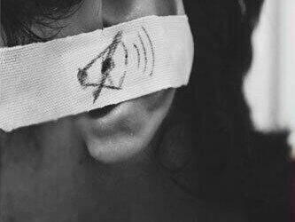 خارج دائرة الصمت