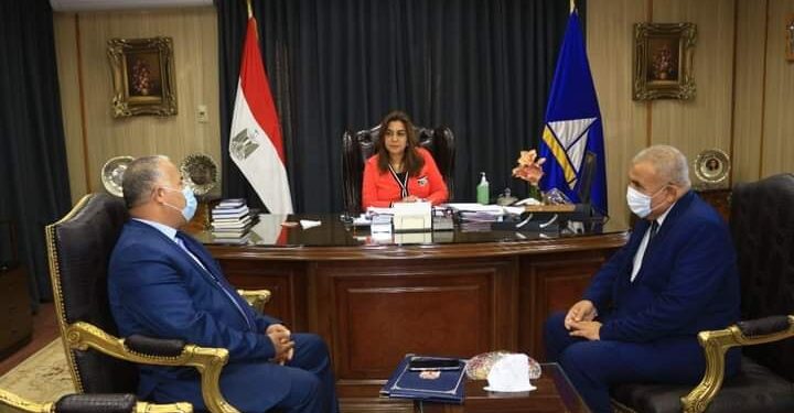 محافظ دمياط تلتقى