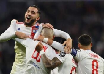 ليون يهزم سبارتا براغ بثلاثية في الدوري الأوربي