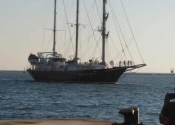 ميناء بورسعيد يستقبل اليخت السياحي Running on waves.