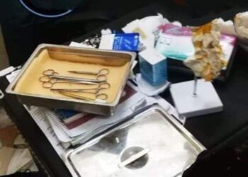 القبض علي ممرض منتحل شخصية طبيب بقرية العوامرة باابوكبير بالشرقية.