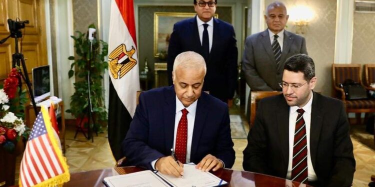 توقيع اتفاقية تعاون بين جامعة العلمين الدولية وجامعة لويفيل الأمريكية.